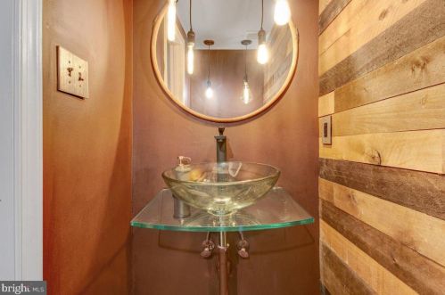 3405 Governors Crest Ct, Alexandria VA  22310-2337 exterior