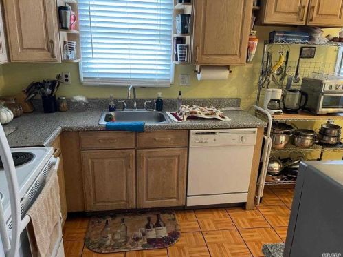 100 Miller Ave, Central Islip NY 11722-1502 exterior