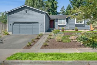 2027 Camas Ave, Seattle WA  98056-2795 exterior