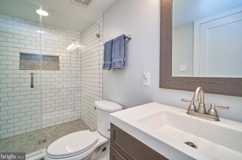 4058 Taney Ave, Alexandria VA 22304-2438 exterior