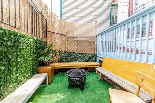 938 Noble St, Chicago IL  60642-5303 exterior