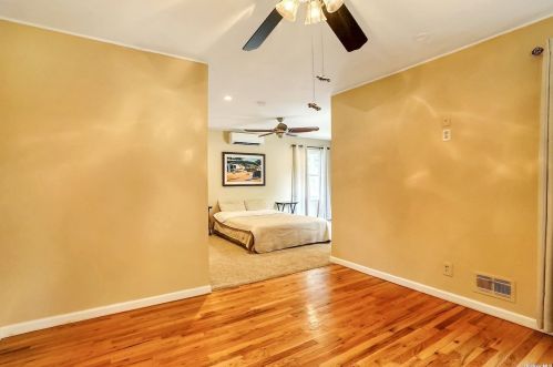 21 Orchid Ln, Commack NY exterior