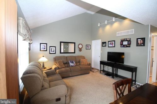 135 Edwin Ave, Trenton NJ 08610-4420 exterior