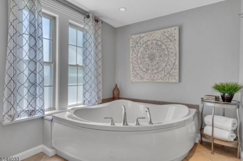 234 Old York Rd, Bridgewater NJ 08807-2686 exterior