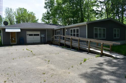 3746 Lester Rd, Kalamazoo, MI 49048-3330