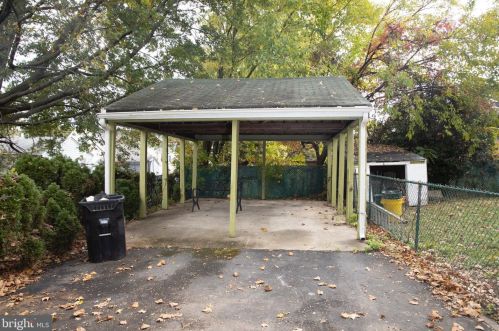 130 Parkway Ave, Trenton NJ  08618-3010 exterior