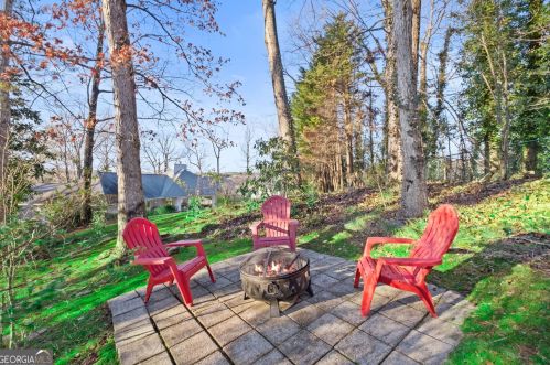 30 Chevaux Ct, Atlanta GA  30342-1944 exterior