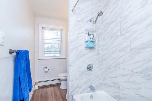 13 Ashwood St, Worcester MA 01604-3831 exterior