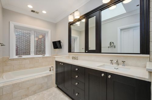 1121 Lill Ave, Chicago IL 60614-2107 exterior