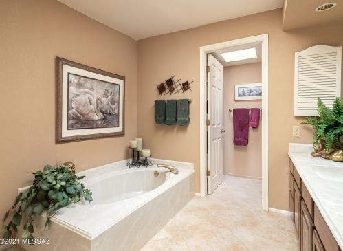 900 Camino Corrida, Tucson AZ 85704-7652 exterior