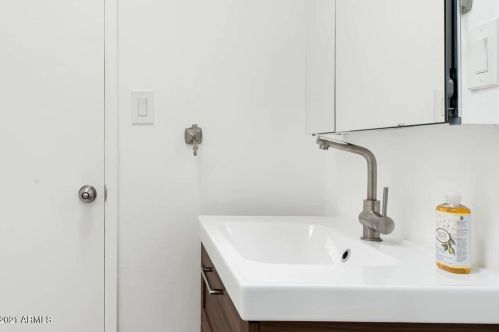 325 Colter St, Phoenix AZ 85018-1536 exterior