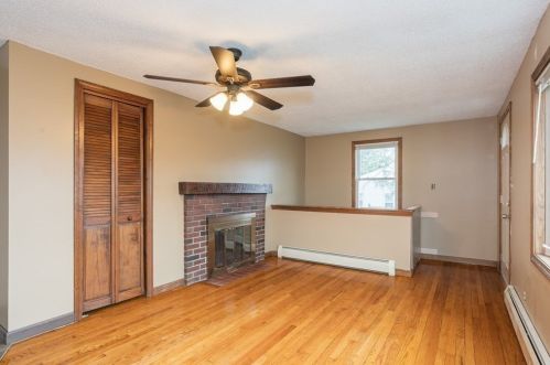 129 Lancaster Ave, West Springfield MA 01089-2235 exterior