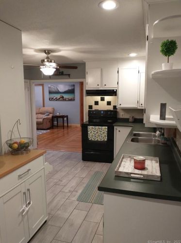 525 Main St, Killingly CT 06239-2108 exterior