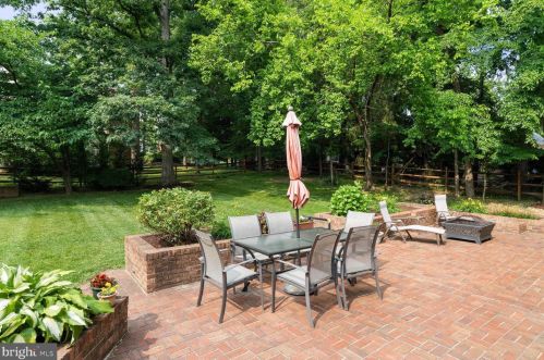 8819 Victory Ln, Rockville MD 20854-3643 exterior