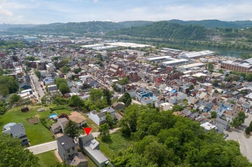 611 Kendall St, Pittsburgh PA  15201-2412 exterior