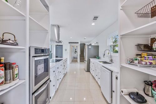 6801 Anglebluff Cir, Dallas TX 75248-4140 exterior