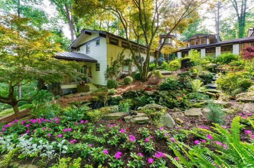 652 Londonberry Rd, Atlanta, GA 30327-4956