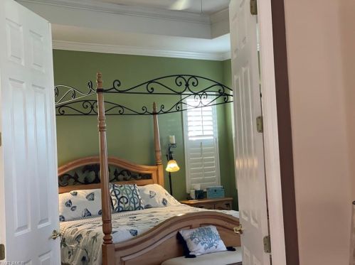 3915 Jasmine Lake Cir, Naples FL 34119-7956 exterior