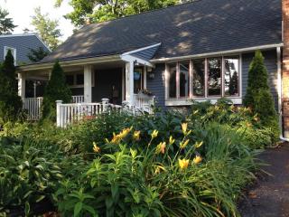 2319 Nelson Dr, Schenectady, NY 12309-3905