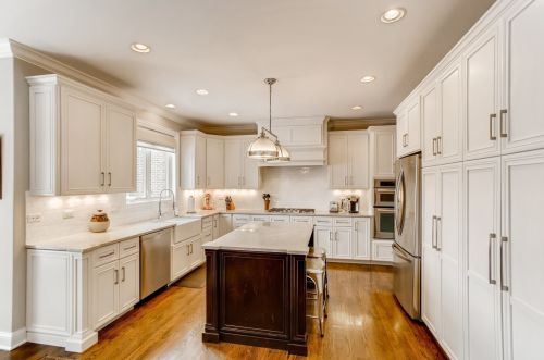 252 Grantley Ave, Elmhurst IL 60126-2237 exterior