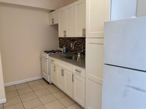 61 Merrick Rd, Valley Stream NY  11580-5729 exterior