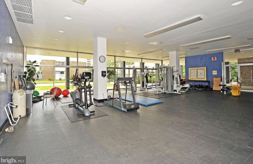 1311 Delaware Ave, Washington DC 20024-3930 exterior