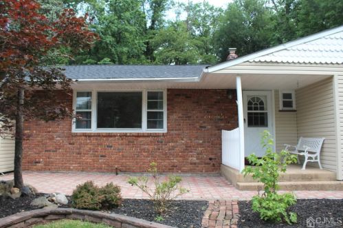 34 Oliver Ave, Edison, NJ 08820-3142