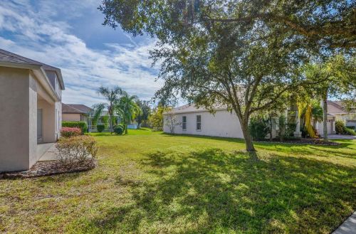 16346 Ashington Park Dr, Tampa FL 33647-2639 exterior