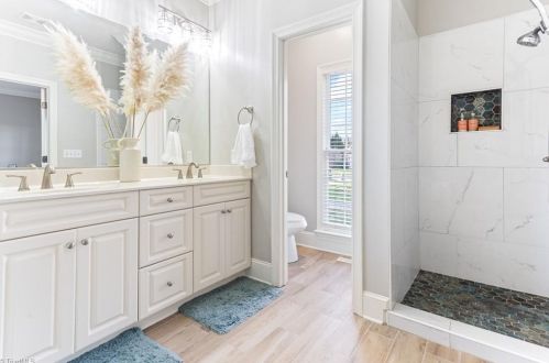 16 Middlefield Ct, Greensboro NC  27455-2257 exterior