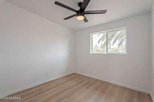 6520 Calle Herculo, Tucson AZ  85710-5620 exterior