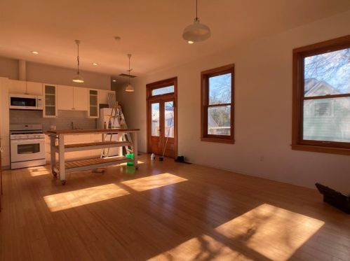 1402 2nd St, Austin TX  78702-4310 exterior