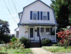 37 Wade St, Newton, MA 02461-1714
