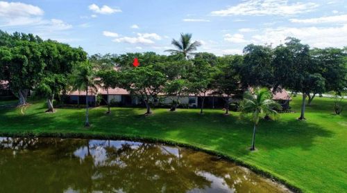 5655 Parkwalk Cir, Boynton Beach FL 33472-2314 exterior