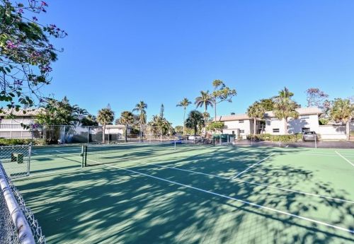 1549 Sandpiper St, Naples FL 34102-1593 exterior