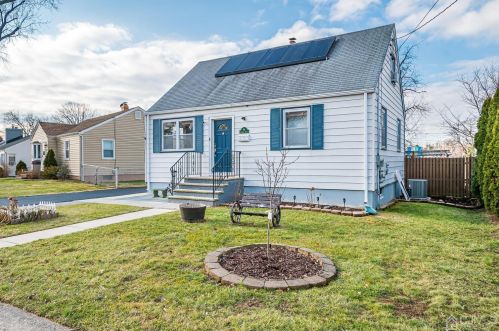 96 Prospect Ave, Edison, NJ 08817-3745