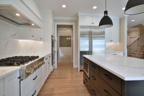 698 Berkley Ave, Elmhurst IL  60126-4244 exterior