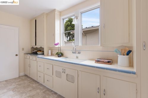 717 Adams, Berkeley CA 94706-1140 exterior