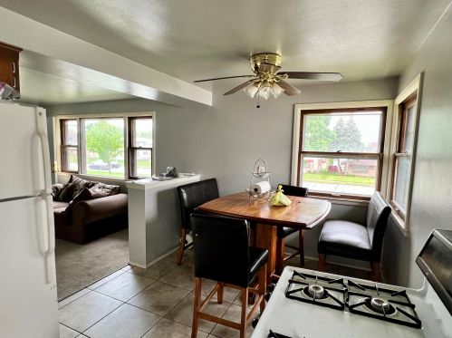 5734 76, Milwaukee WI 53218-2256 exterior