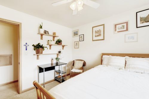 4708 Parkside Dr, Milwaukee WI 53225-4438 exterior