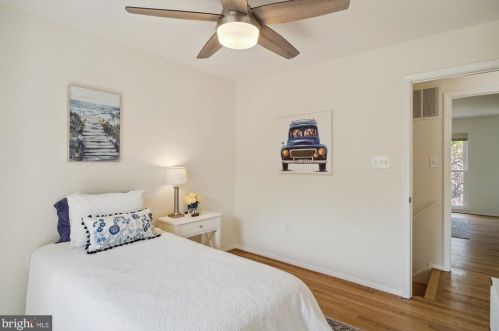 7222 Millcrest Ter, Rockville MD  20855-1232 exterior