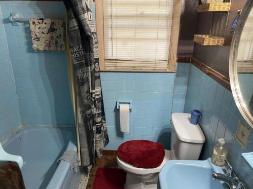 2661 Collier Dr, Atlanta GA 30318-7313 exterior