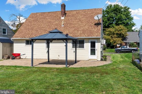 336 Beech St, Pottstown PA 19464-5652 exterior