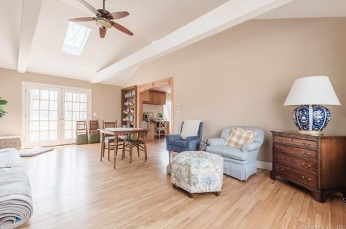 119 Deforest Rd, Wilton CT 06897-1910 exterior