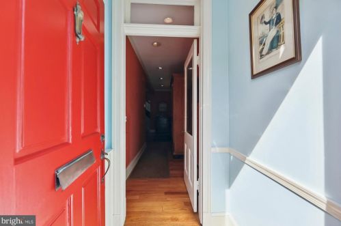 311 5 St, Washington DC 20003-1104 exterior