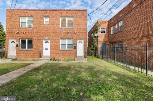 1806 Q St, Washington DC  20020-5426 exterior