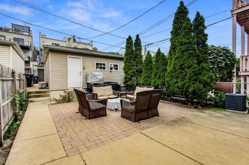 2513 Walton St, Chicago IL 60622-4510 exterior