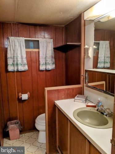 955 Plunkert Rd, Littlestown PA 17340-9643 exterior