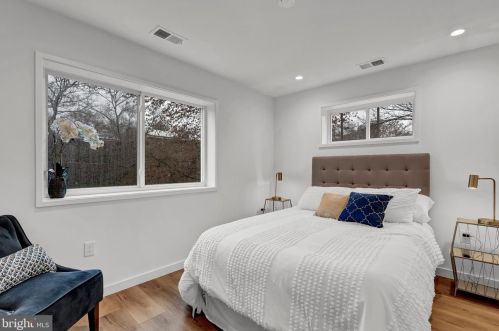 5112 Southern Ave, Washington DC 20019-5848 exterior