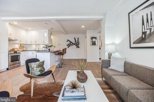 201 18th St, Philadelphia PA  19103-5900 exterior