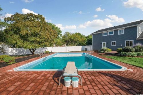 35 Bethal Ln, Commack NY  11725-1003 exterior